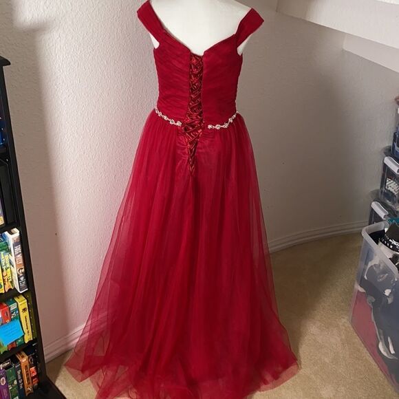 Red Prom / Evening Dress with Silver waist detail. - Picture 7 of 10